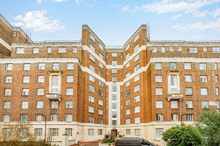 1 Bedroom Flat To Rent In Hamlet Gardens, London, W6