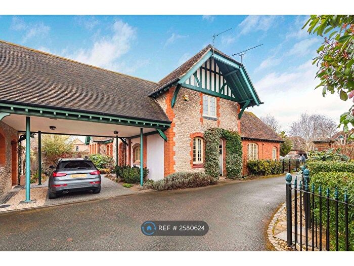 2 Bedroom Maisonette To Rent In The Mews, Shillingford, Wallingford, OX10