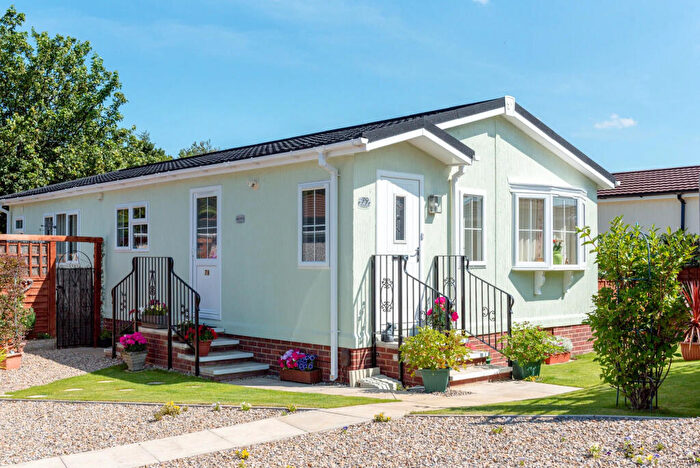 1 Bedroom Park Home For Sale In Hockley, Essex, SS5
