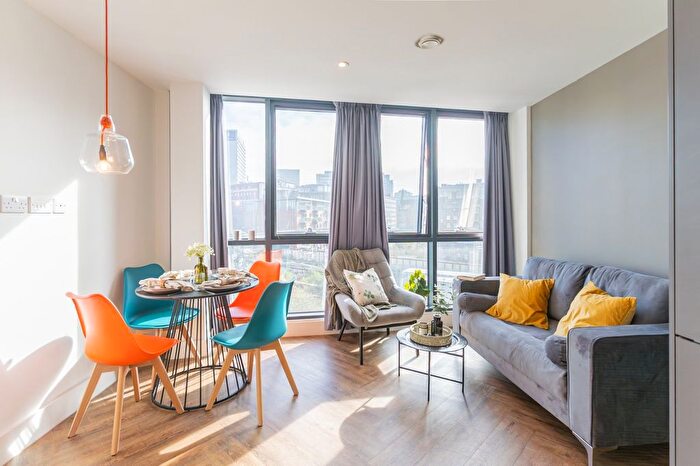 2 Bedroom Flat To Rent In One Cross Street, Salford, Manchester, M3