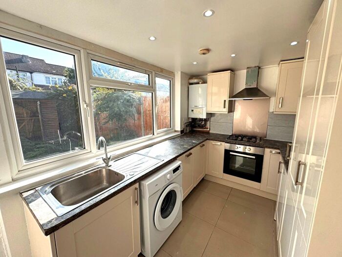 3 Bedroom Terraced House For Sale In Thornton Road, Croydon, Surrey, CR0