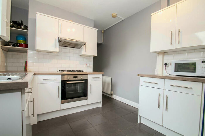 5 Bedroom Terraced House To Rent In Cardigan Road, LS6