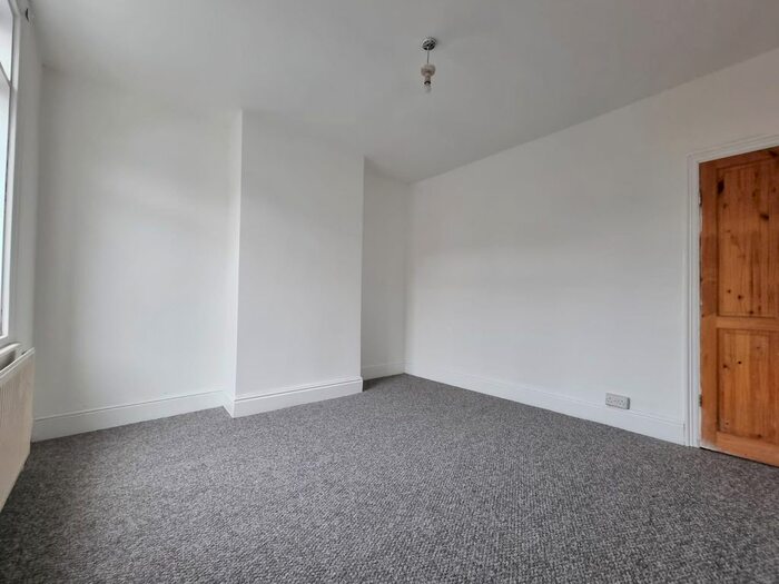 2 Bedroom Terraced House To Rent In Hunter Hill Road, Sheffield, S11