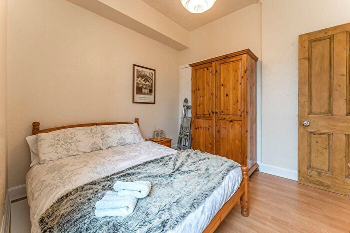 1 Bedroom Flat To Rent In Wardlaw Street, Edinburgh, EH11