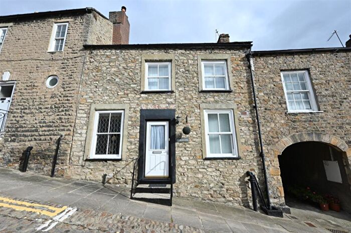 3 Bedroom Terraced House For Sale In Bargate, Richmond, DL10