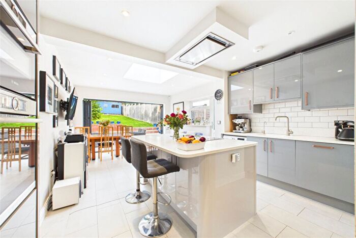 2 Bedroom Semi Detached House For Sale In Clare Road, Maidenhead, Berkshire, SL6