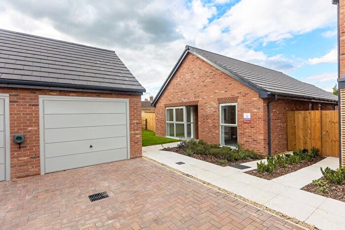3 Bedroom Detached Bungalow For Sale In Kempster's Reach, Worton, SN10