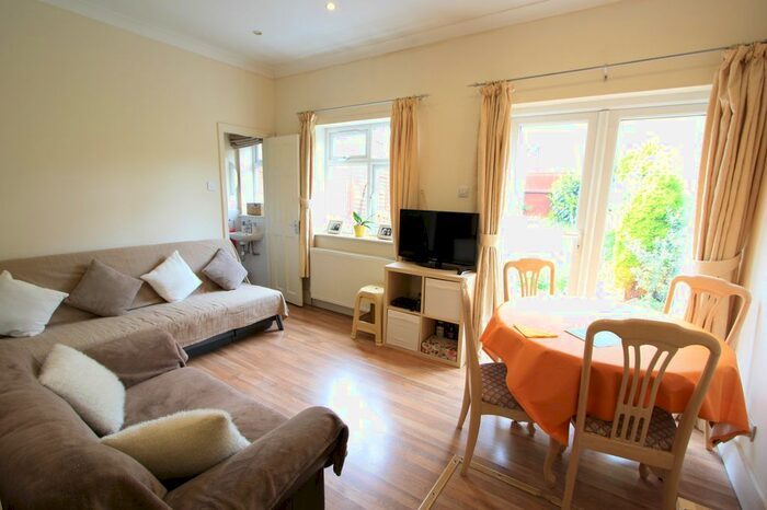 1 Bedroom Flat To Rent In Durnsford Road, London, SW19