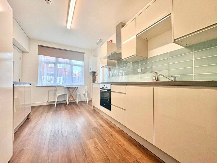 2 Bedroom Semi-Detached House To Rent In Jersey Road, Hounslow, TW3