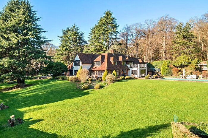 8 Bedroom Detached House To Rent In Troutstream Way, Loudwater, Rickmansworth, WD3