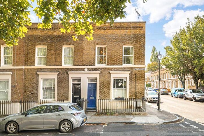 1 Bedroom Flat For Sale In Carlton Square, Stepney, London, E1
