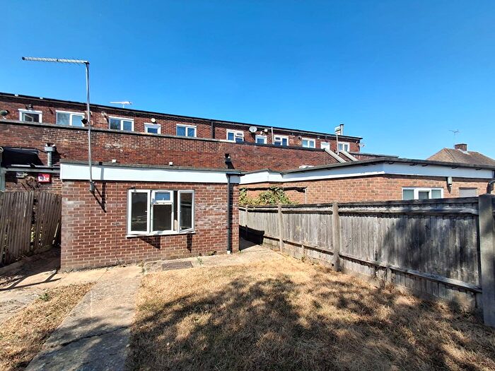 1 Bedroom Flat To Rent In Hazleton Way, Waterlooville, PO8