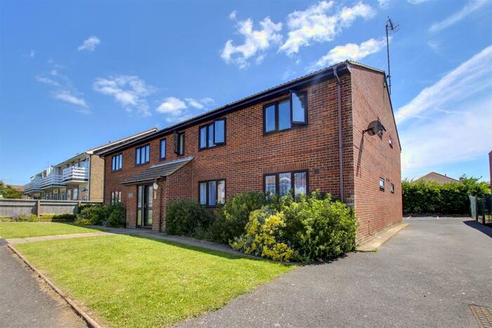 1 Bedroom Flat To Rent In Cavell Court, Cavell Avenue, Peacehaven, East Sussex, BN10