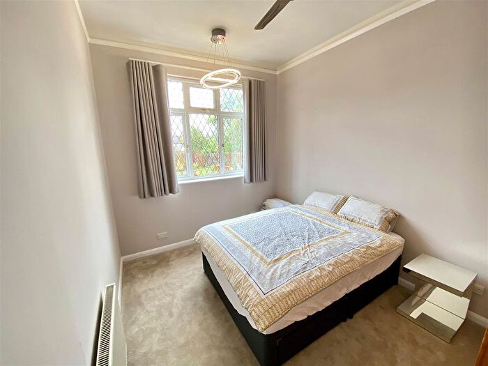 1 Bedroom Flat To Rent In Elmgate Gardens, Edgware, HA8