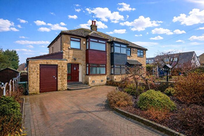 3 Bedroom Semi Detached House For Sale In Farlea Drive, Bradford, West Yorkshire, BD2