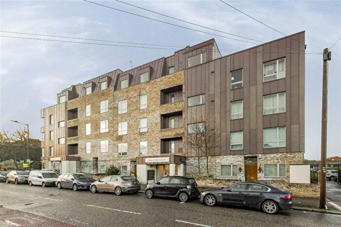 2 Bedroom Flat To Rent In Coles Green Road, Dollis Hill, NW2