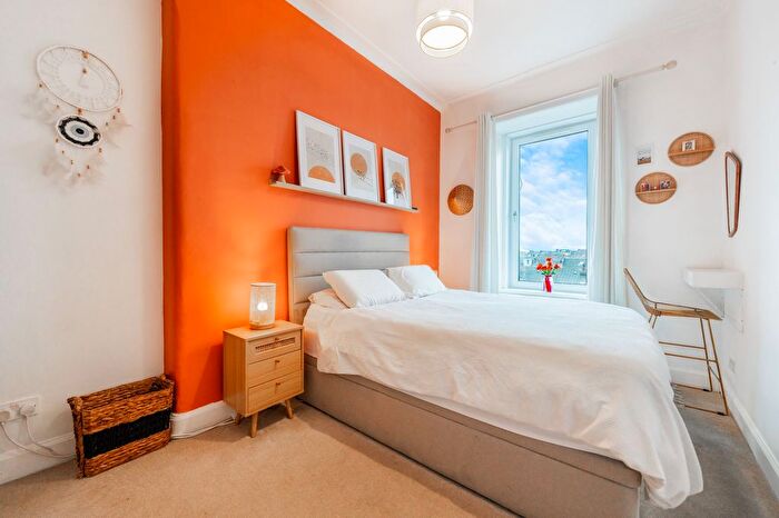 1 Bedroom Flat For Sale In Clarkston Road, Flat /, Muirend, Glasgow, G44