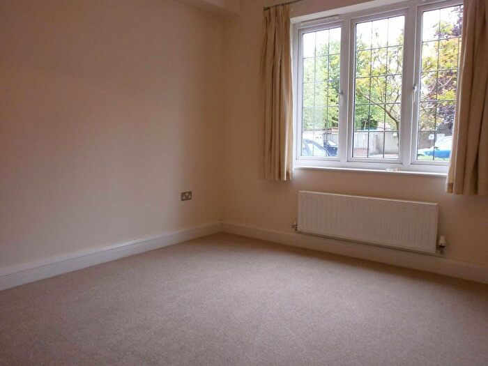 2 Bedroom Flat To Rent In Barlow Moor Road, Chorlton Cum Hardy, Manchester, M21