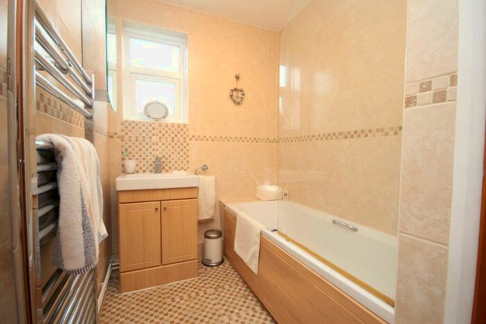 2 Bedroom Apartment To Rent In The Avenue, Poole, Dorset, BH13