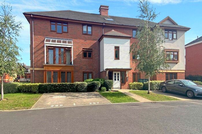 2 Bedroom Flat To Rent In Beaumanor House, Flowers Avenue, Ruislip, Middlesex, HA4