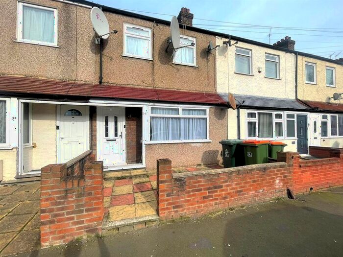 2 Bedroom Property To Rent In Stokes Road, London, E6