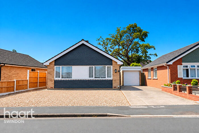 2 Bedroom Detached Bungalow For Sale In Avonmead, Swindon, SN25