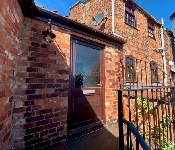 2 Bedroom Flat To Rent In Aswell Street, Louth, LN11