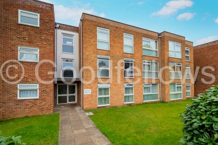 2 Bedroom Flat To Rent In Holly Court/sutton, SM2