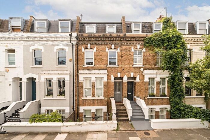 3 Bedroom Flat To Rent In Kilmaine Road, London, SW6