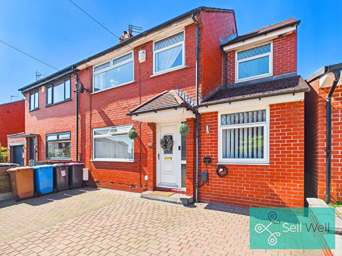 5 Bedroom Semi-Detached House For Sale In Walkden Road, Worsley, Manchester, M28