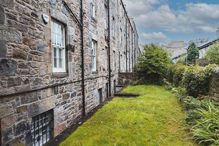 2 Bedroom Flat To Rent In Cheyne Street, Edinburgh, EH4