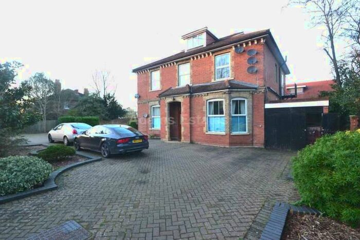 1 Bedroom Studio Flat To Rent In Addington Road, Reading, RG1