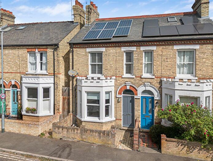 2 Bedroom End Of Terrace House For Sale In Marshall Road, Cambridge, CB1