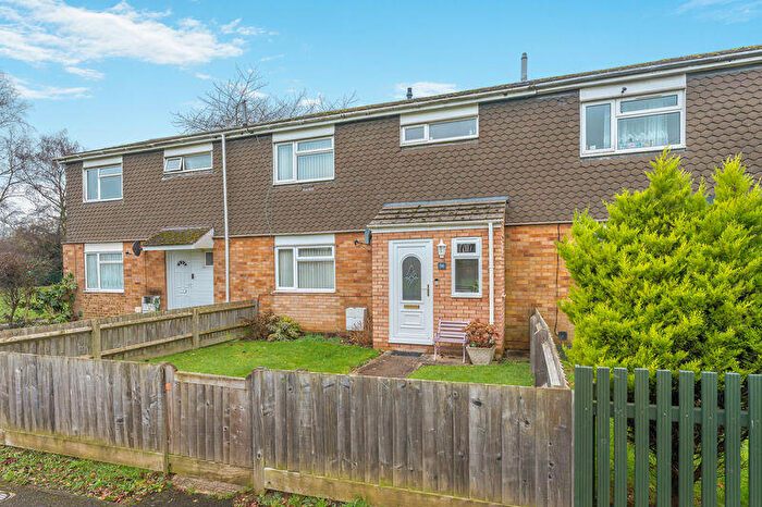 3 Bedroom Terraced House For Sale In Portway, Banbury, OX16