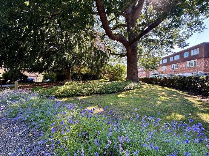 4 Bedroom Terraced House For Sale In Fieldhead Gardens, Bourne End, SL8