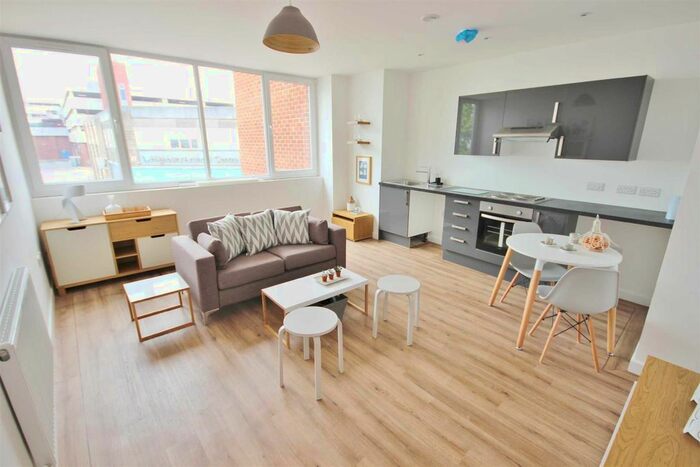 2 Bedroom Flat To Rent In Arundel House, Arundel Street, Portsmouth, PO1