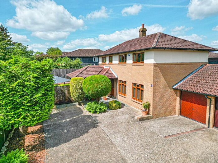 4 Bedroom Detached House For Sale In Brockhampton, Downhead Park, MK15