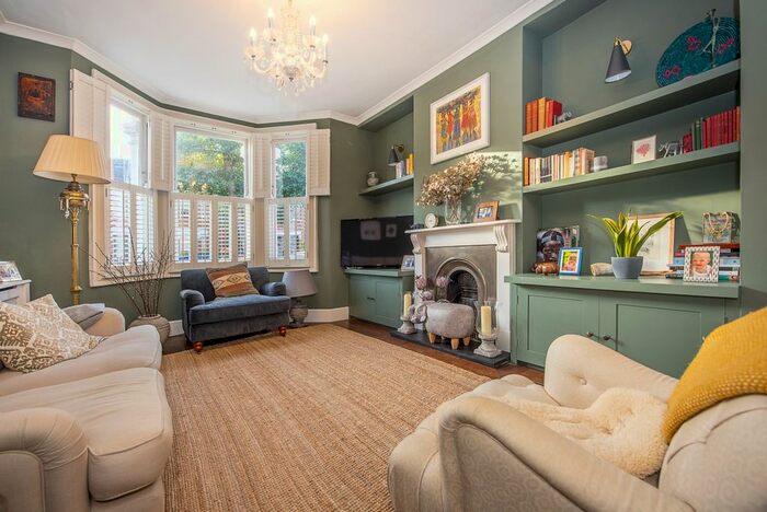 4 Bedroom Flat To Rent In Gordon Avenue, St Margarets TW1