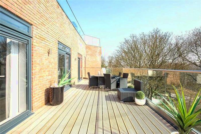 2 Bedroom Apartment To Rent In Muswell Hill, London, N10