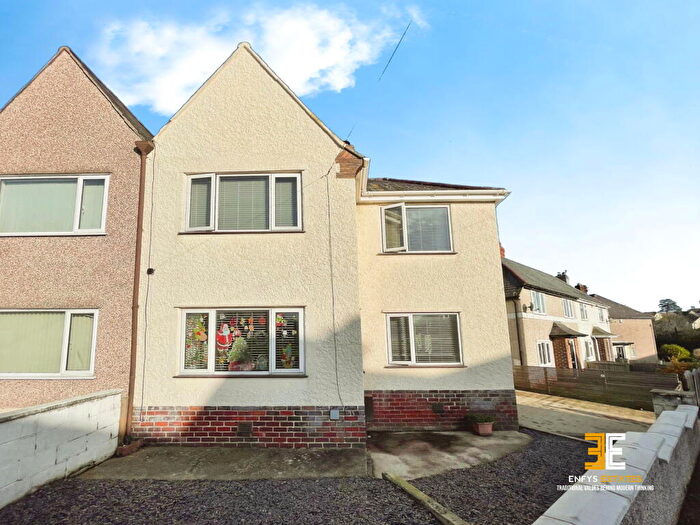 3 Bedroom Semi-Detached House For Sale In Marl Crescent, Llandudno Junction, LL31