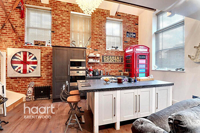 1 Bedroom Flat For Sale In Kensington Way, Brentwood, CM14