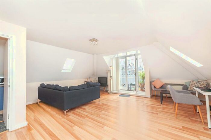 1 Bedroom Apartment To Rent In Springview Heights, Bermondsey Wall West, London, SE16