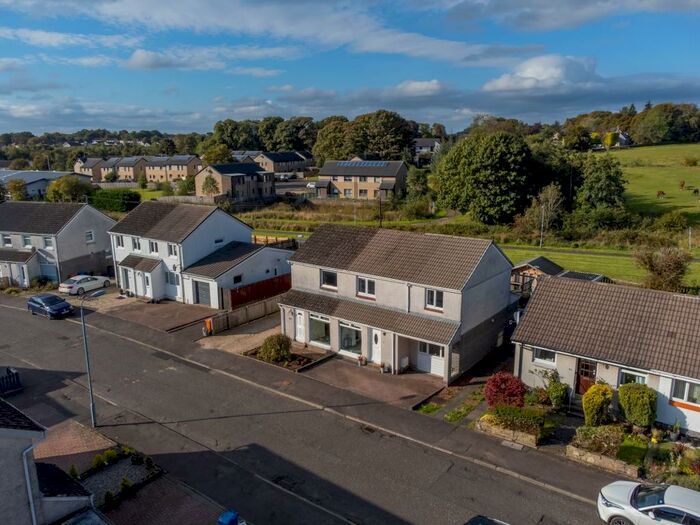 5 Bedroom Semi-Detached House For Sale In Lochalsh Crescent, Milton Of Campsie, G66