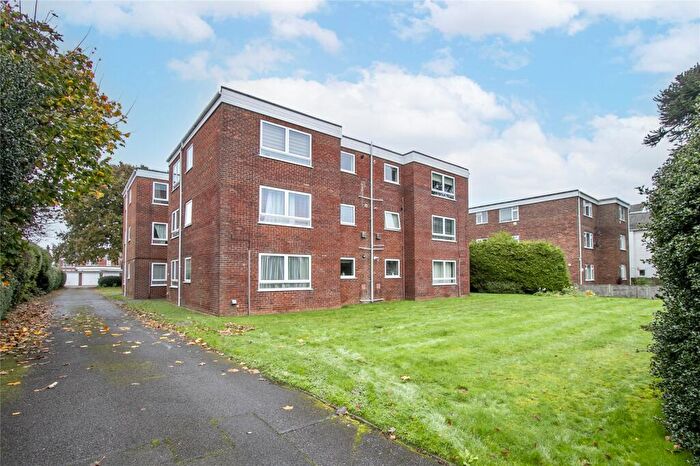 1 Bedroom Apartment For Sale In Richmond Park Road, Bournemouth, BH8