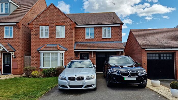 4 Bedroom Detached House To Rent In Brackley Crescent, Warwick, CV34