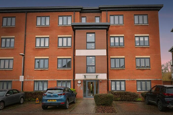 2 Bedroom Apartment For Sale In Bartlett Crescent, High Wycombe, HP12