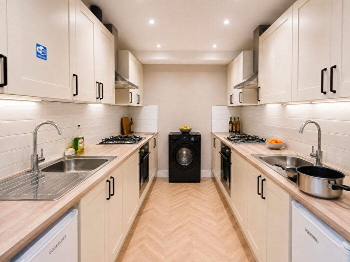 Studio To Rent In Taunton Road, London, SE12