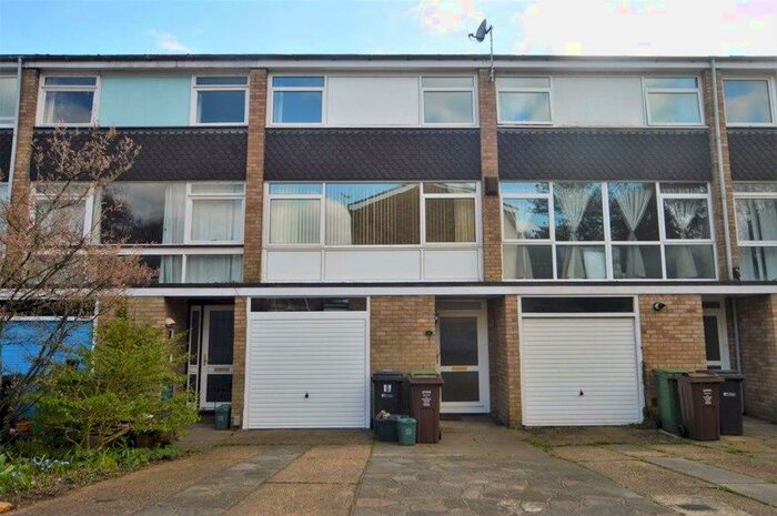 4 Bedroom House To Rent In Beaumont Avenue, St Albans, AL1