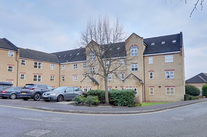 2 Bedroom Flat To Rent In Kirkland Drive, Enfield, EN2