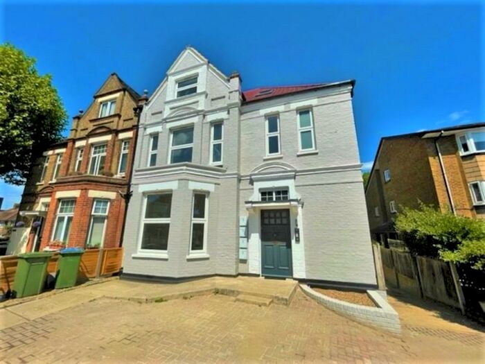 2 Bedroom Flat To Rent In Sidcup Road, London, SE9